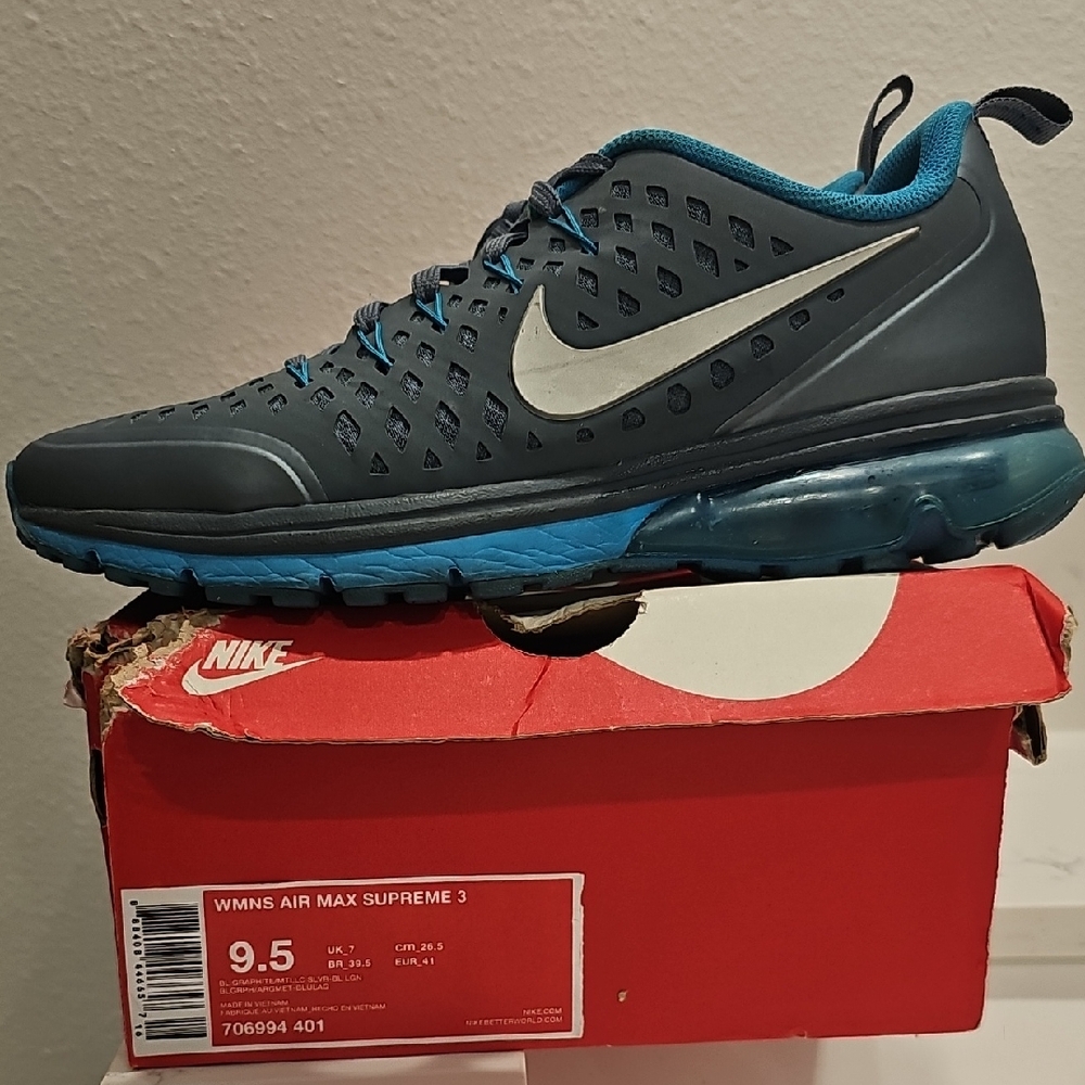 Nike Air Max Supreme 3 Black and Blue Sneakers